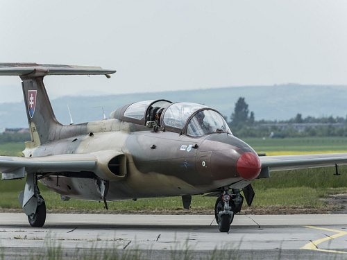 Zážitkový let stíhačkou L-29 Delfín